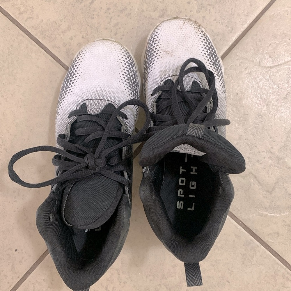 Under Armor Boys Football cleats. USED